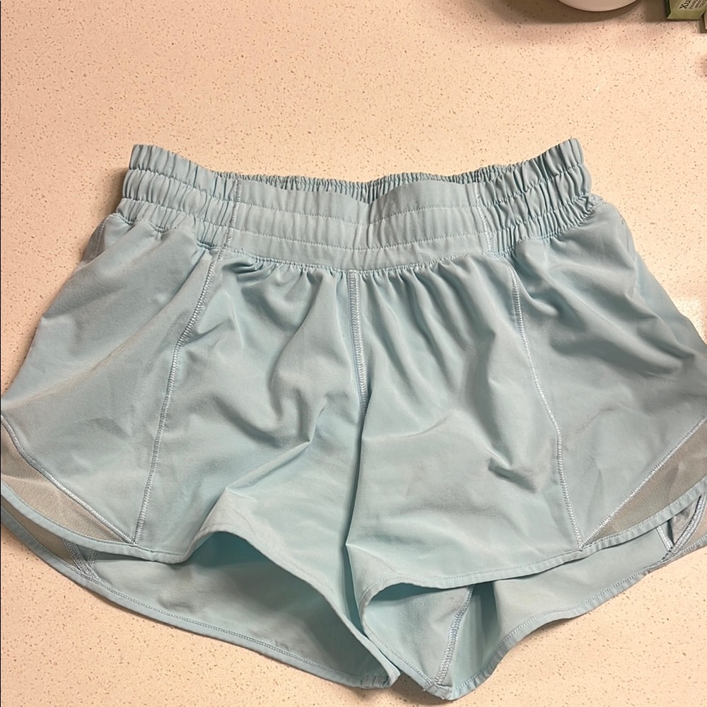Lululemon hotty hot high-rise shorts 2.5”